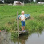 Opgroeien op een camping Friesland vissen