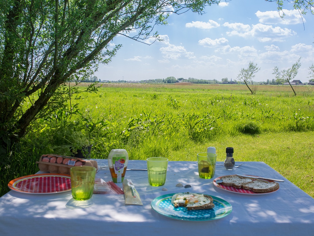 ontbijten in het veld