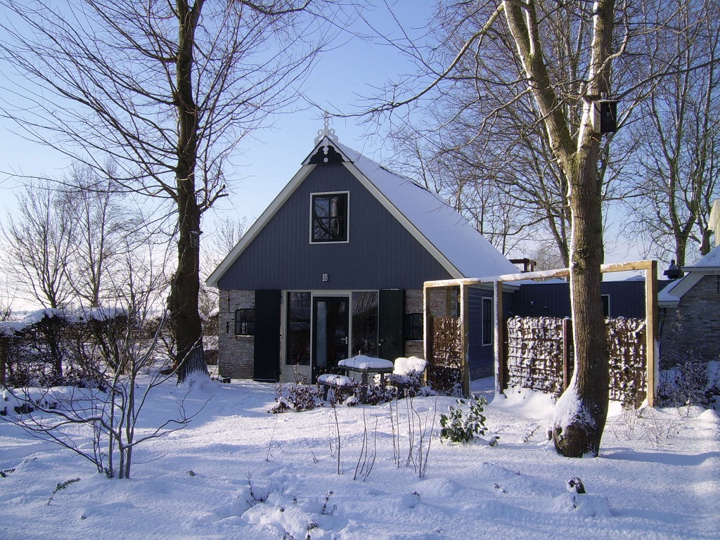 vorne Ferienhaus im winter