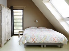 großes Schlafzimmer Ferienhaus Friesland Niederlande