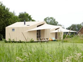 2 families together tiny house Friesland Lauwersmeer Netherlands