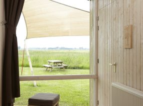 adembenemend uitzicht 2 persoons ecolodge Friesland