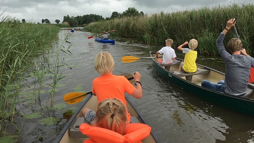 Kano en kayak camping vakantiehuis groepsaccommodatie Friesland